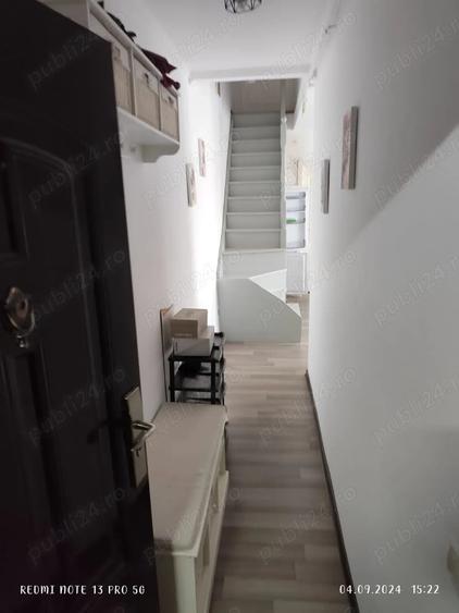 Apartament cu 3 camere decomandat, mobilat în Poarta 6
