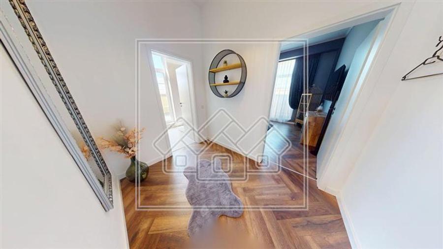 Penthouse cu 3 camere decomandat în Lazaret