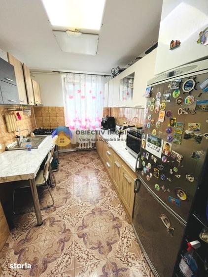 Apartament cu 4 camere decomandat, mobilat în Precista