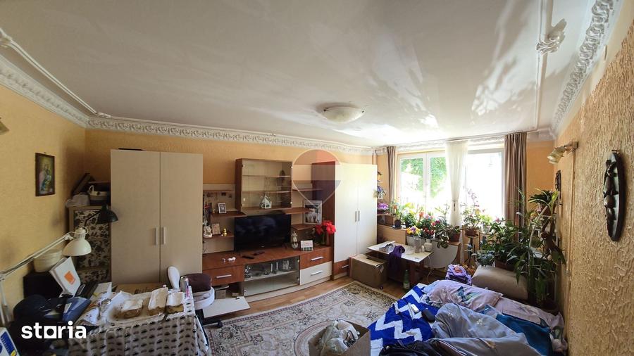 Apartament cu 3 camere decomandat în Berceni