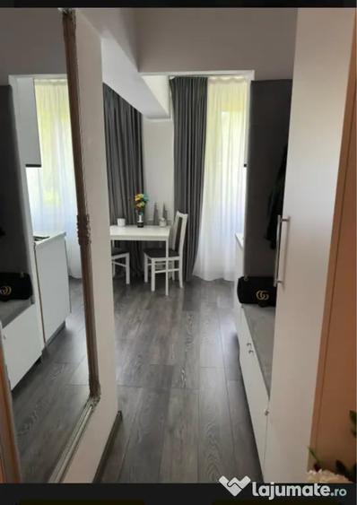 Apartament cu 2 camere decomandat în Gară