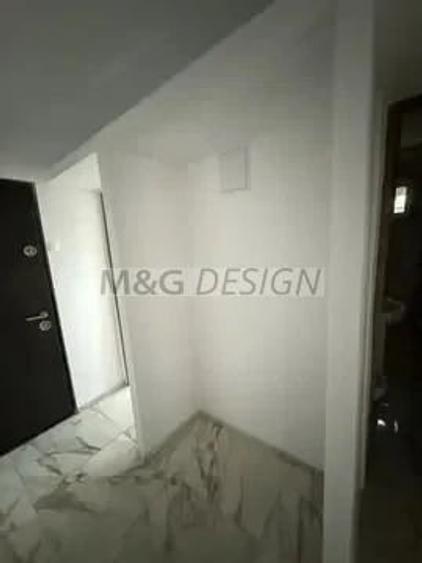 Apartament cu 2 camere semidecomandat în Girocului