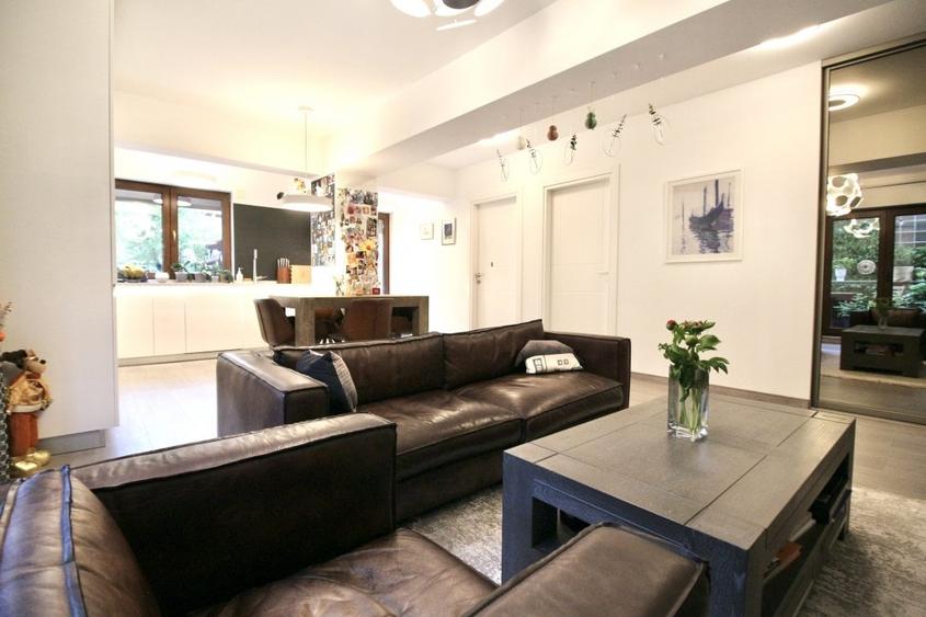 Apartament cu 4 camere semidecomandat în Grădina Icoanei