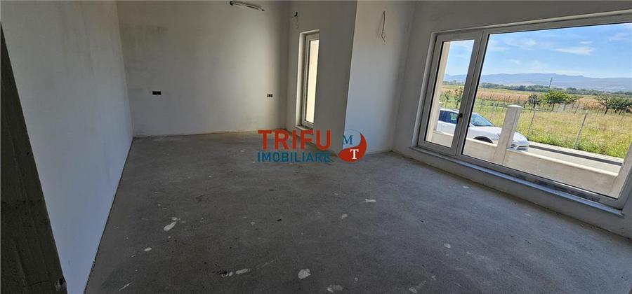 Casă individuală cu 9 camere cu Canalizare în Ciugud
