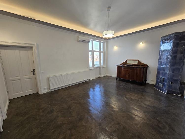 Apartament cu 6 camere decomandat, mobilat în Dorobanți