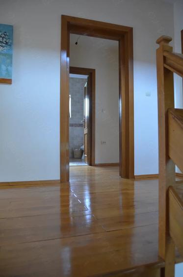 Casă cu 1 camere cu Teren 1627 Mp în Poiana