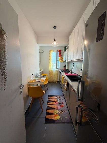 Apartament cu 2 camere decomandat, mobilat în Calea Moldovei