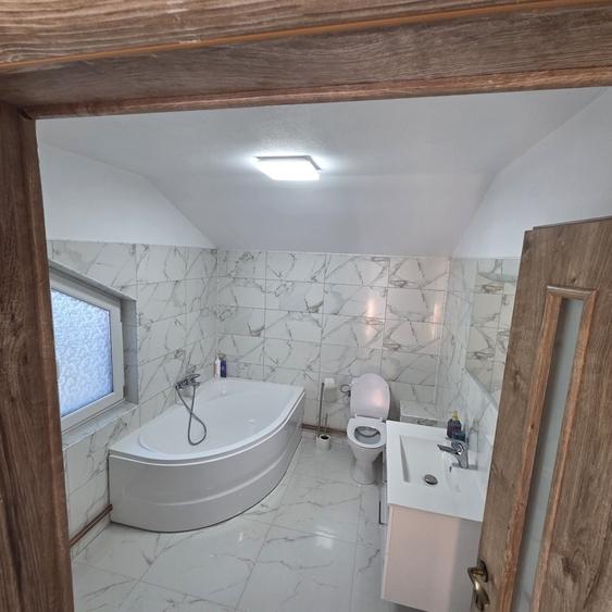 Casă cu 3 camere în Cârcea