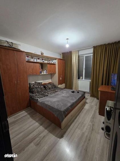 Apartament cu 4 camere decomandat în Berceni