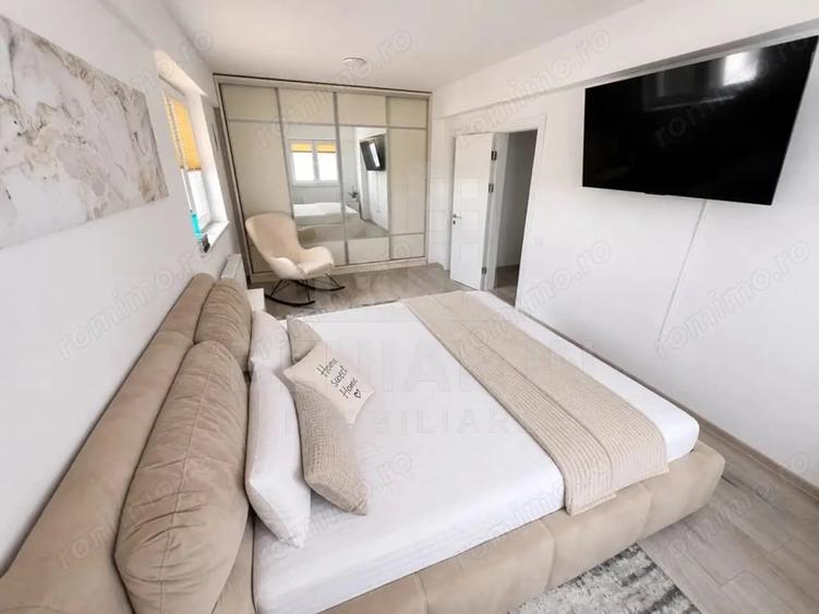 Apartament cu 3 camere decomandat în Triaj