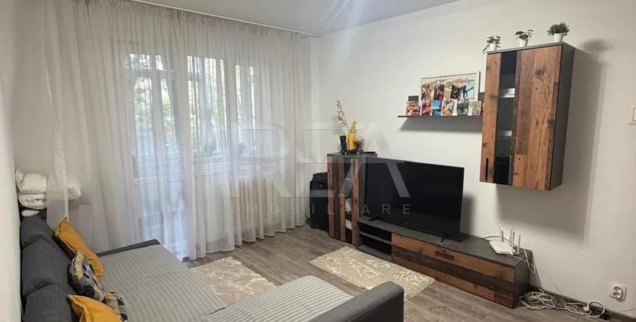 Apartament cu 2 camere semidecomandat, mobilat în Gorjului