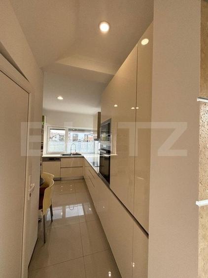 Casă individuală cu 4 camere cu Piscina în Borhanci