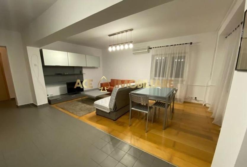 Apartament cu 2 camere semidecomandat, mobilat în Unirii