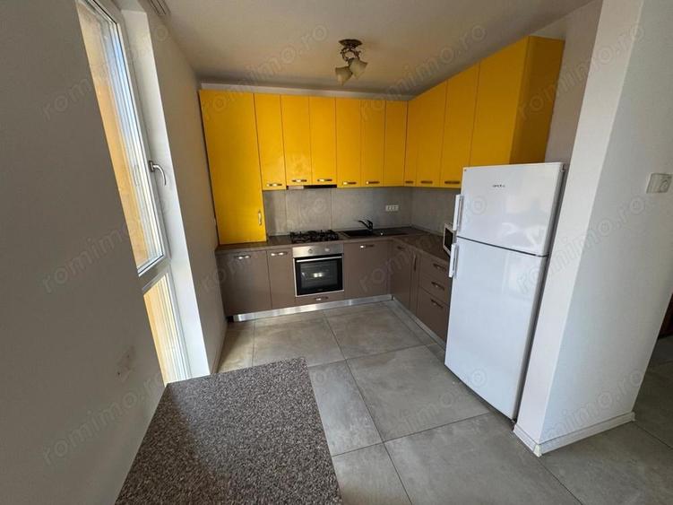 Apartament cu 4 camere semidecomandat în Dumbrăvița
