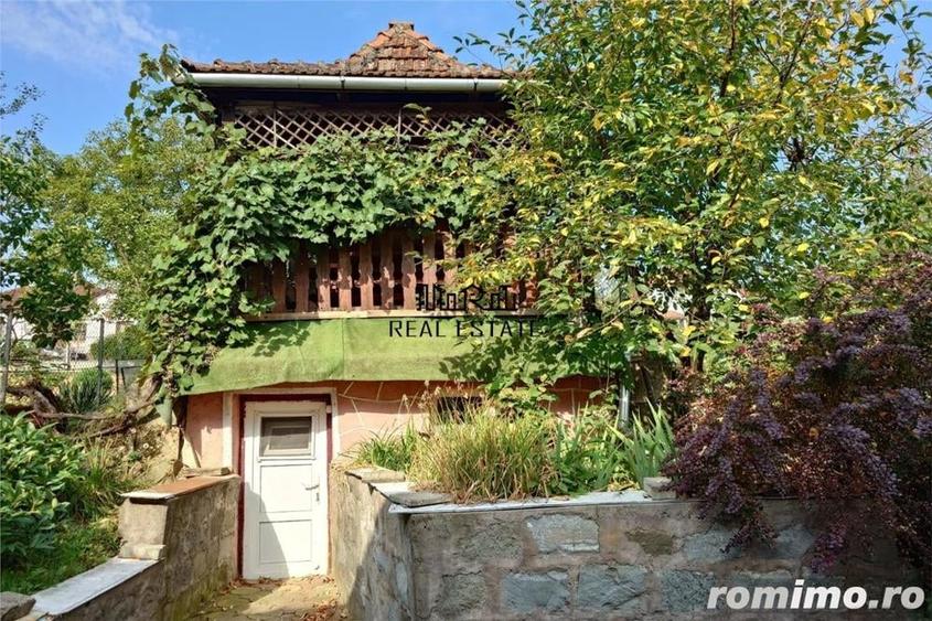 Casă cu 3 camere cu Teren 1430 Mp în Vest