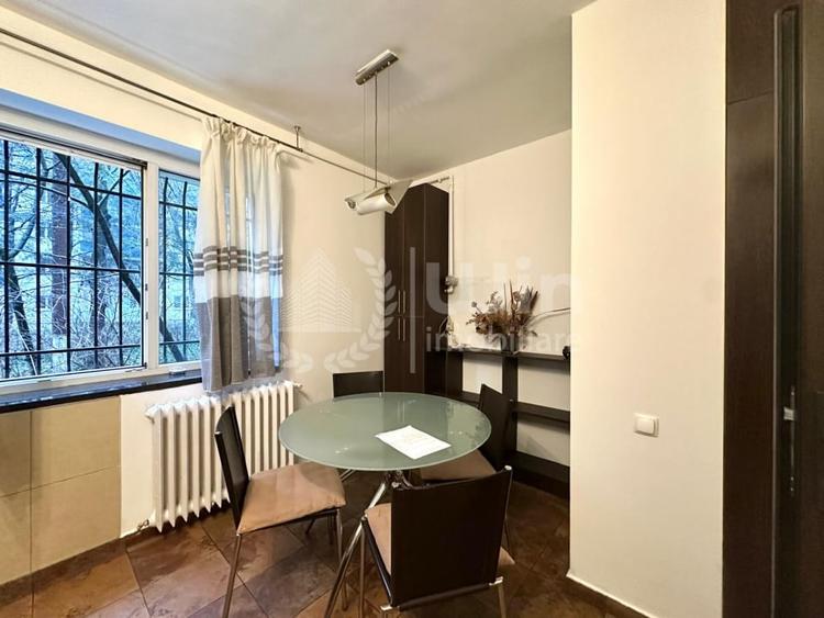 Apartament cu 3 camere decomandat, mobilat în Plopilor