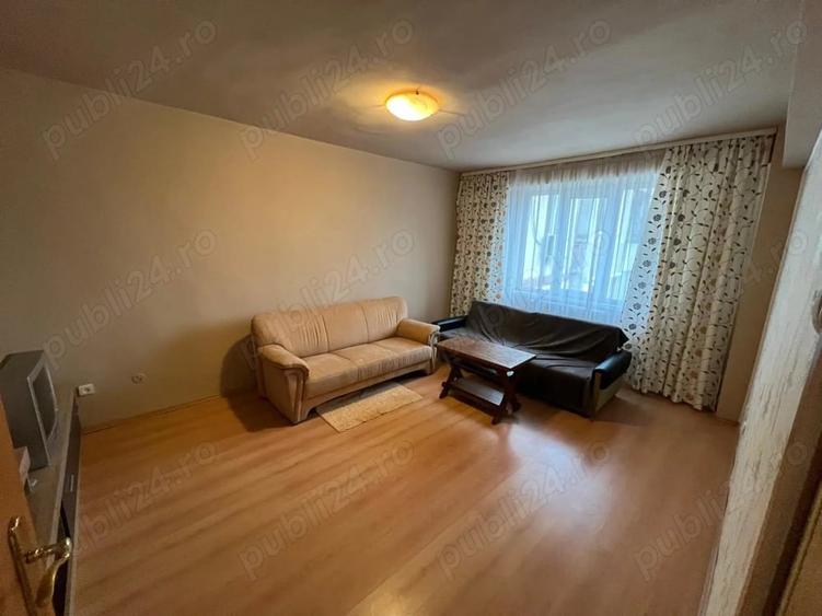 Apartament cu 3 camere decomandat în Nufărul