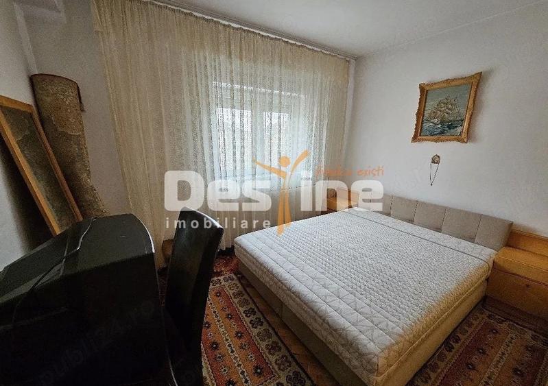 Apartament cu 3 camere decomandat, mobilat în Soarelui