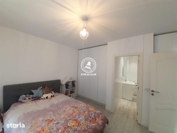 Casă cu 5 camere cu Teren 400 Mp în Lețcani