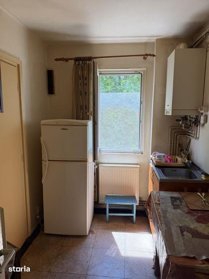 Apartament cu 3 camere semidecomandat în Astra