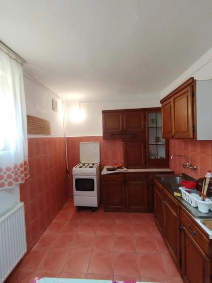 Ofer spre inchiriere apartamtent cu 2 camere in zona centrala - 8