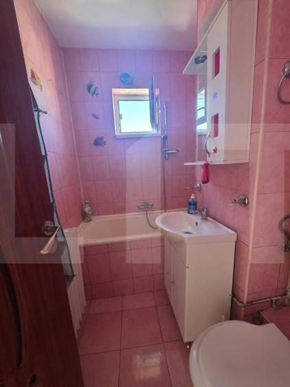 Apartament cu 2 camere semidecomandat, mobilat în Simeria
