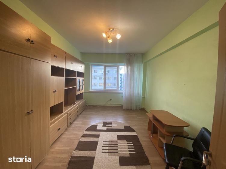 Garsonieră decomandată în Micro 13