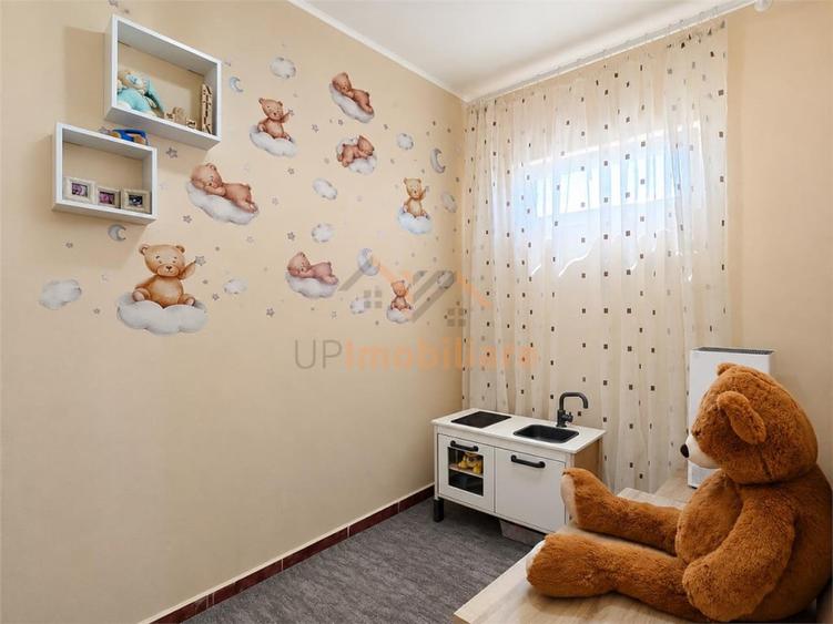Apartament cu 3 camere decomandat în Sânmartin