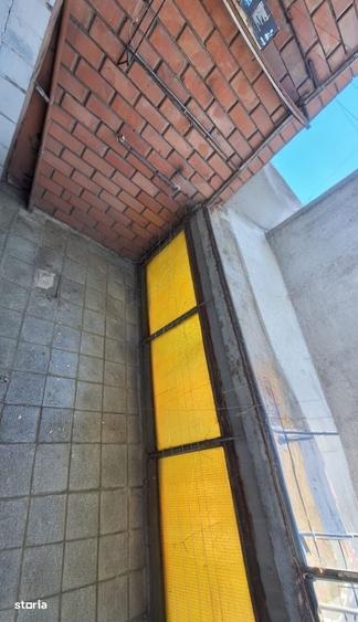 Apartament cu 3 camere decomandat în Sud
