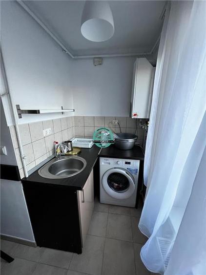 Apartament cu 4 camere decomandat, mobilat în 7 Noiembrie