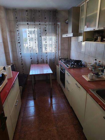 Apartament cu 3 camere în Olteniței