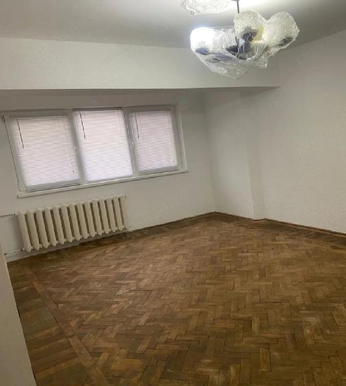 Apartament cu 2 camere decomandat în CET