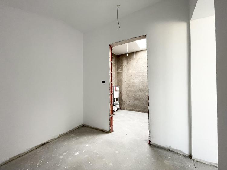 Duplex cu 4 camere cu Canalizare în Moșnița Nouă