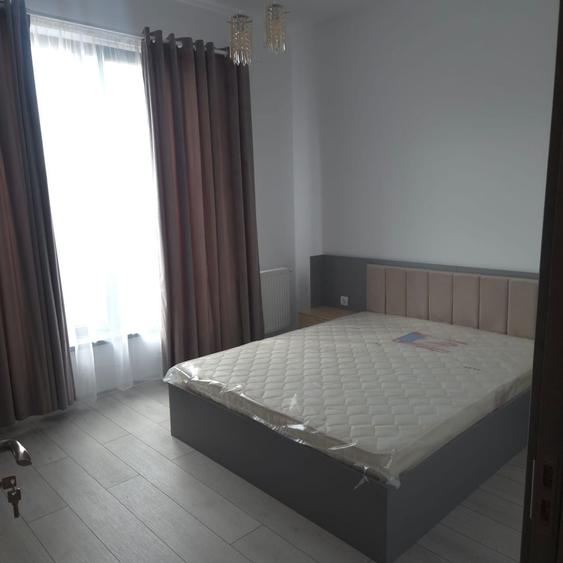 Apartament cu 3 camere decomandat în Periferie
