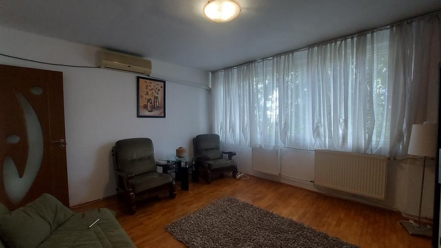 Apartament cu 2 camere decomandat în Cantemir