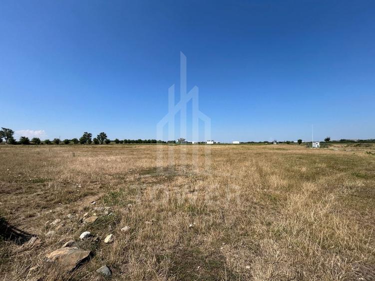 Teren Construcții intravilan de 1500 mp, în Periferie