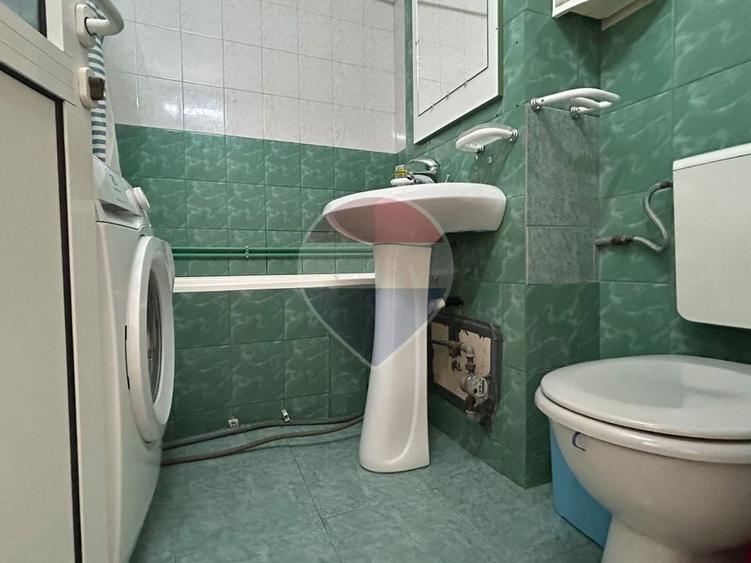 Apartament cu 3 camere semidecomandat, mobilat în Mărăști