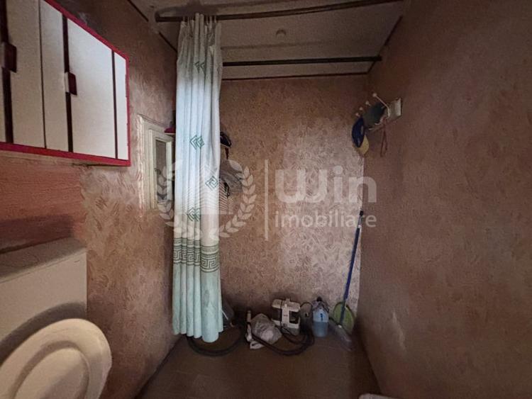Casă individuală cu 4 camere cu Canalizare în Între Lacuri