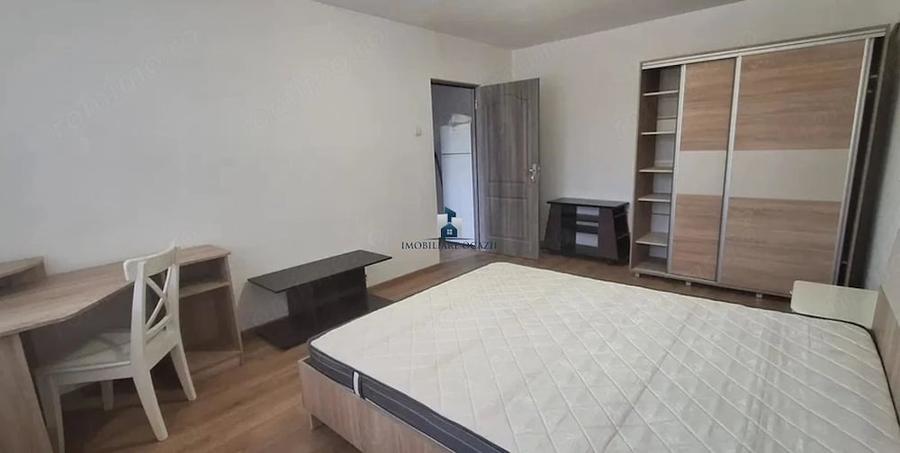Garsonieră decomandată în Berceni