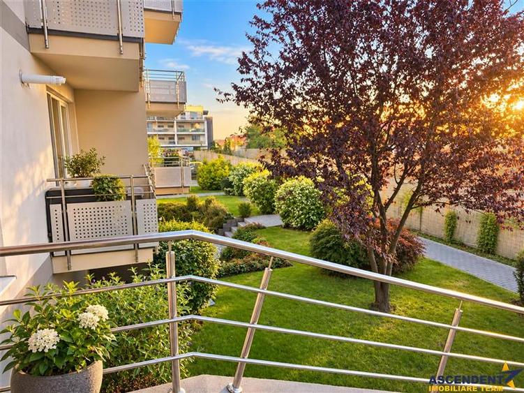 Apartament cu 2 camere decomandat, mobilat în Tractorul