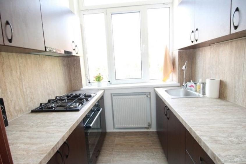 Apartament cu 2 camere semidecomandat, mobilat în Romană