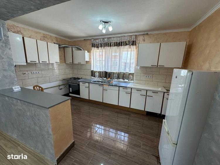 Casă cu 4 camere cu Teren 365 Mp în Giroc