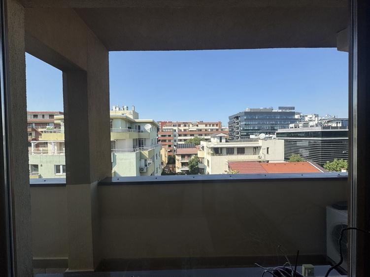 Apartament cu 3 camere decomandat, mobilat în Herăstrău