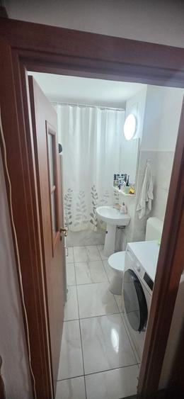 Apartament cu 3 camere decomandat în Drumul Carului