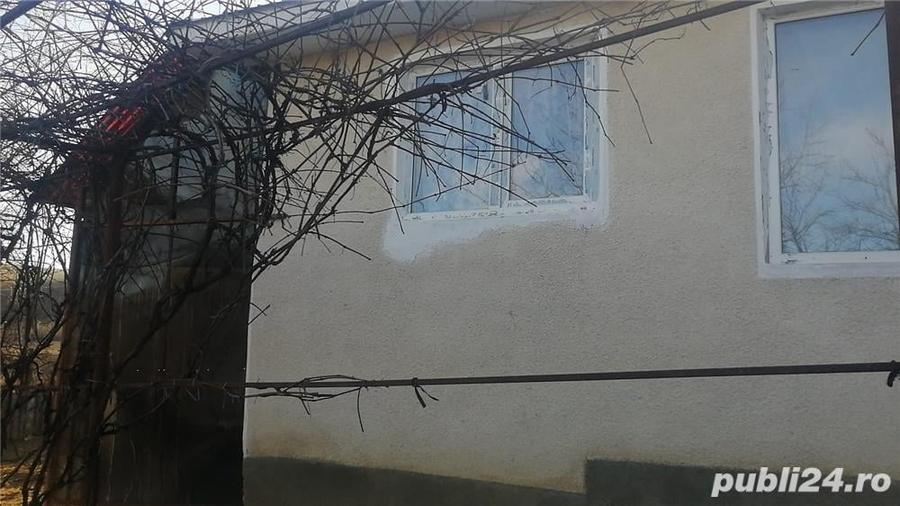 Casă cu 4 camere cu Teren 2000 Mp în Scurta