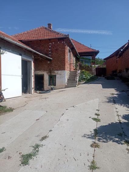 Casă cu 4 camere în Șărmășag