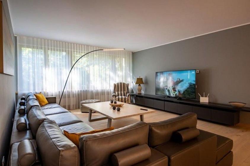 Apartament cu 4 camere, mobilat în Kiseleff
