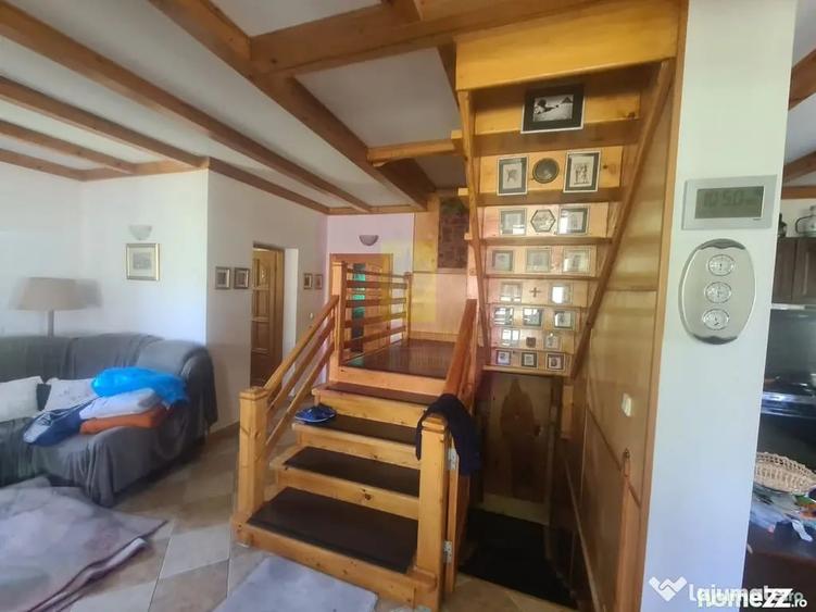 Casă cu 5 camere cu Teren 2177 Mp în Ghioșești