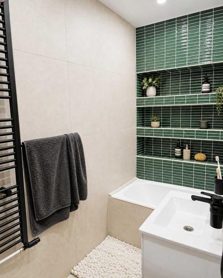 Apartament cu 4 camere decomandat în Dacia