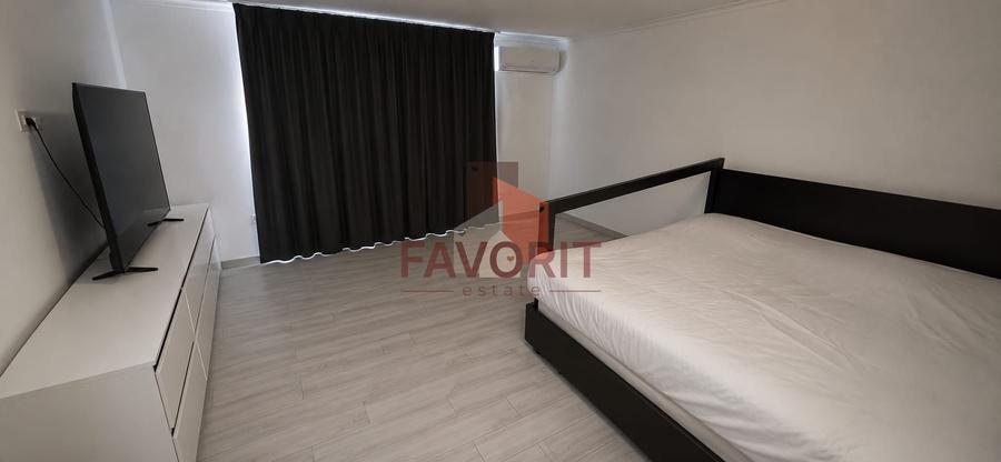 Casă individuală cu 5 camere cu Piscina în Plopi